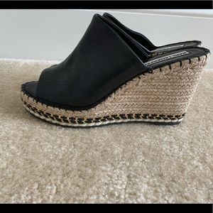 Karl Lagerfele Chain Espadrille, size 9.5